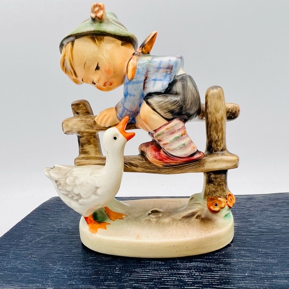 Vintage 1948 HUMMEL #195 Barnyard Hero boy climbing fence duck figurine Goebel